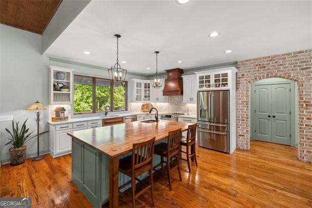 1100 S Laceola Road, Cleveland, GA 30528