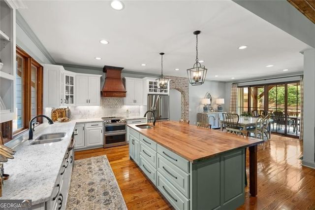 1100 S Laceola Road, Cleveland, GA 30528