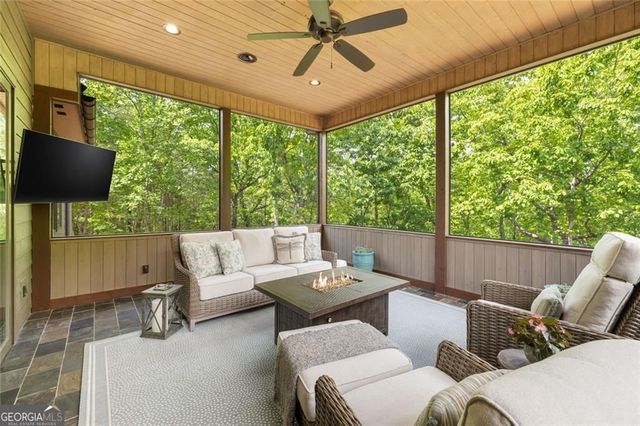 1100 S Laceola Road, Cleveland, GA 30528