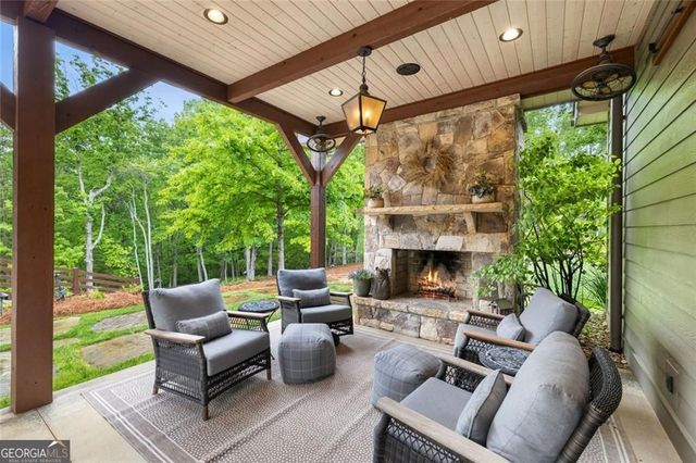 1100 S Laceola Road, Cleveland, GA 30528