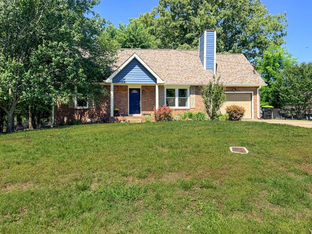 2242 Sweetbriar Dr, Clarksville, TN 37043