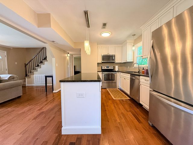 2242 Sweetbriar Dr, Clarksville, TN 37043