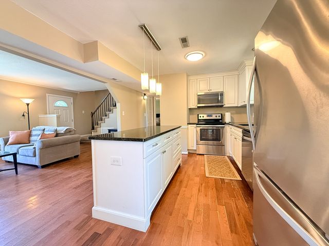 2242 Sweetbriar Dr, Clarksville, TN 37043