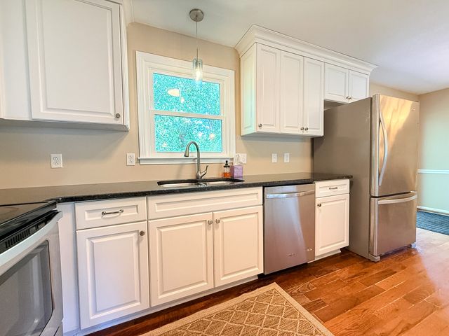 2242 Sweetbriar Dr, Clarksville, TN 37043