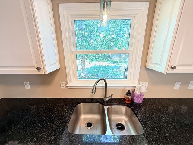 2242 Sweetbriar Dr, Clarksville, TN 37043
