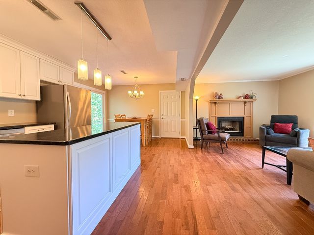 2242 Sweetbriar Dr, Clarksville, TN 37043