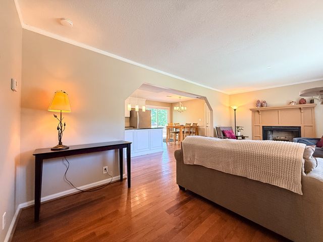 2242 Sweetbriar Dr, Clarksville, TN 37043