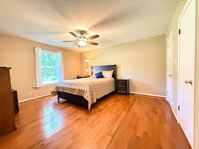 2242 Sweetbriar Dr, Clarksville, TN 37043