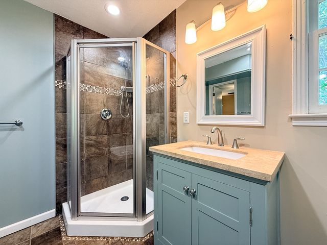 2242 Sweetbriar Dr, Clarksville, TN 37043