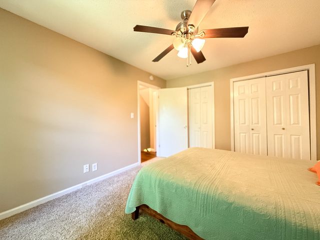 2242 Sweetbriar Dr, Clarksville, TN 37043