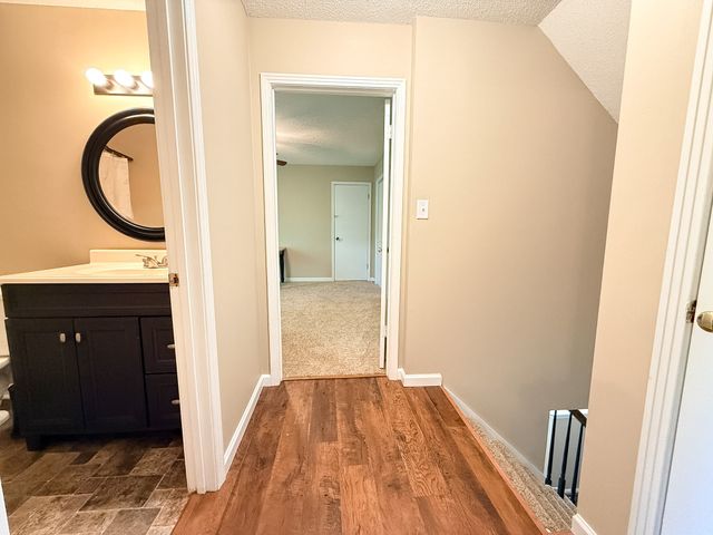 2242 Sweetbriar Dr, Clarksville, TN 37043