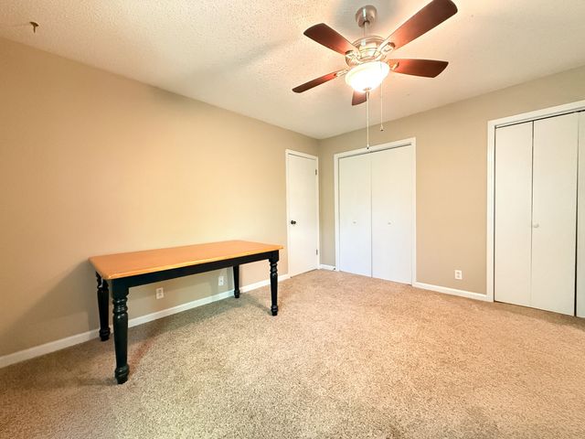 2242 Sweetbriar Dr, Clarksville, TN 37043