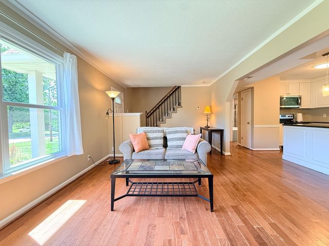 2242 Sweetbriar Dr, Clarksville, TN 37043
