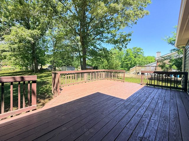 2242 Sweetbriar Dr, Clarksville, TN 37043