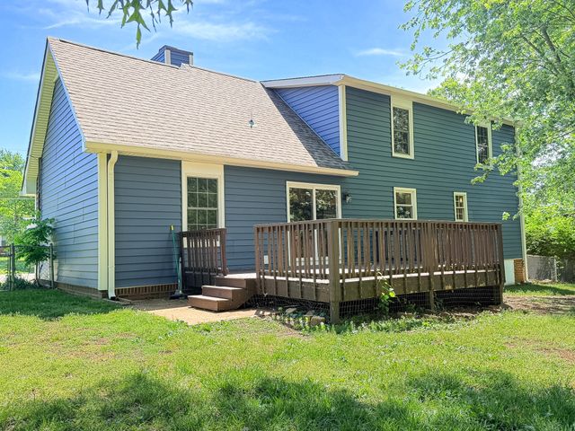2242 Sweetbriar Dr, Clarksville, TN 37043