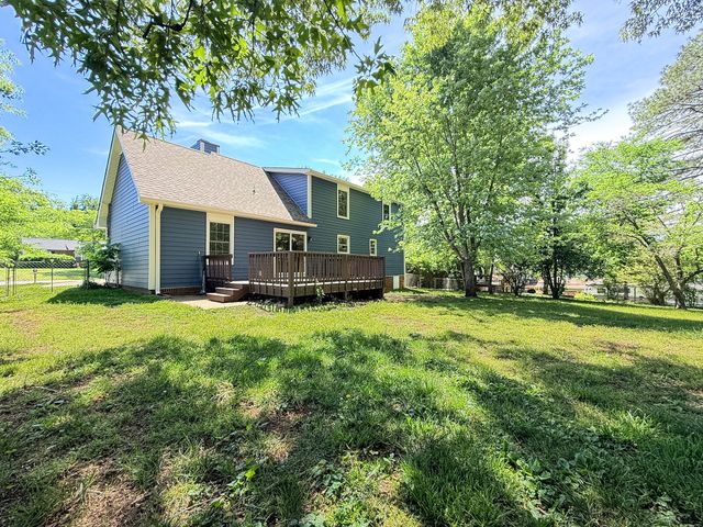 2242 Sweetbriar Dr, Clarksville, TN 37043