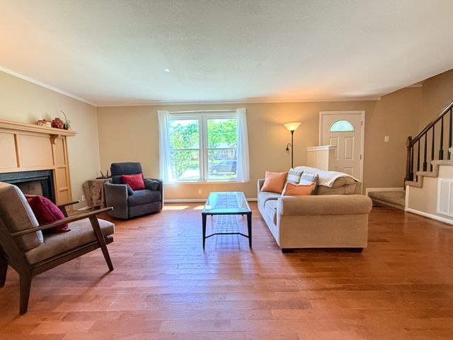 2242 Sweetbriar Dr, Clarksville, TN 37043