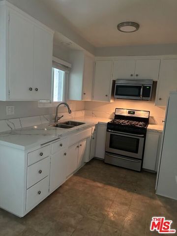 212 E Tamarack Avenue, Inglewood, CA 90301