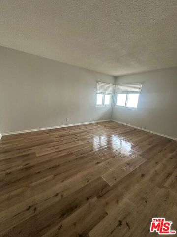 212 E Tamarack Avenue, Inglewood, CA 90301