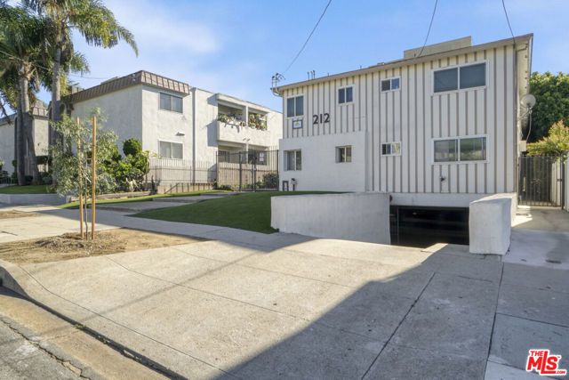 212 E Tamarack Avenue, Inglewood, CA 90301