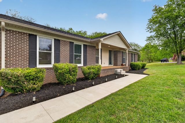 1264 Imperial Dr, Columbia, TN 38401
