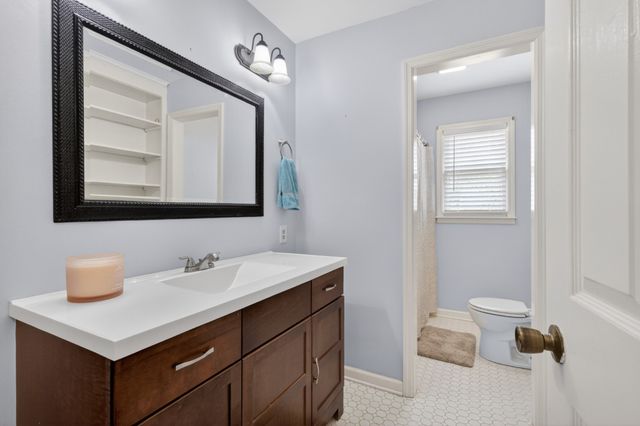 1264 Imperial Dr, Columbia, TN 38401