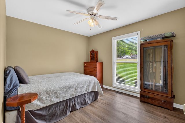 1264 Imperial Dr, Columbia, TN 38401