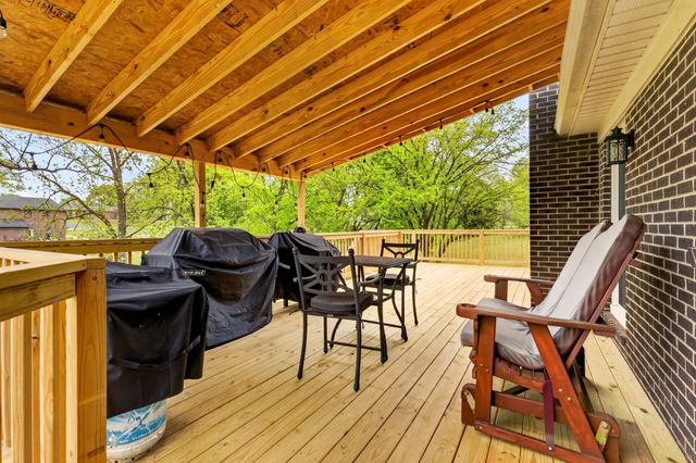 1264 Imperial Dr, Columbia, TN 38401
