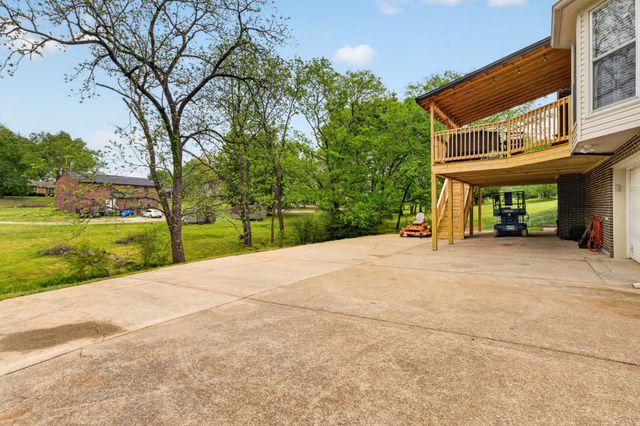 1264 Imperial Dr, Columbia, TN 38401