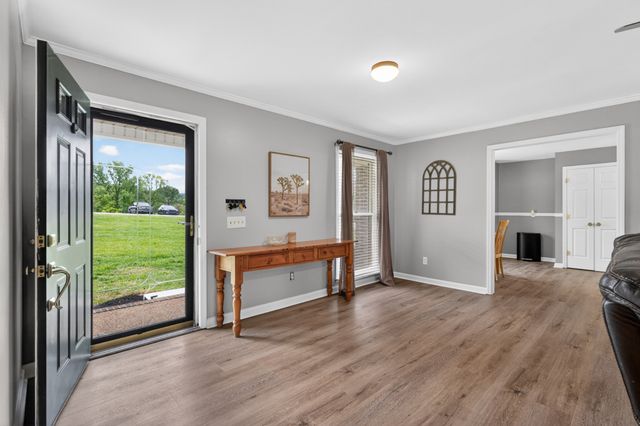 1264 Imperial Dr, Columbia, TN 38401