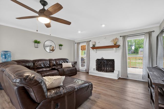 1264 Imperial Dr, Columbia, TN 38401