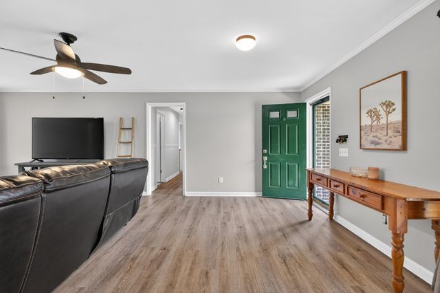 1264 Imperial Dr, Columbia, TN 38401