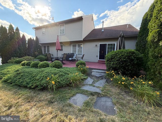 84 OAK LEDGE AVE, Schuylkill Haven, PA 17972