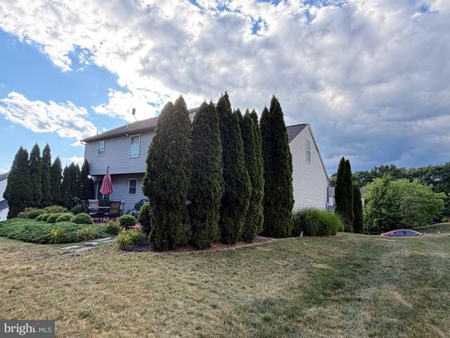 84 OAK LEDGE AVE, Schuylkill Haven, PA 17972