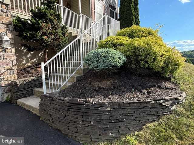 84 OAK LEDGE AVE, Schuylkill Haven, PA 17972