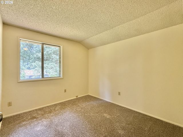 614 Ne 132ND Ave, Vancouver, WA 98684