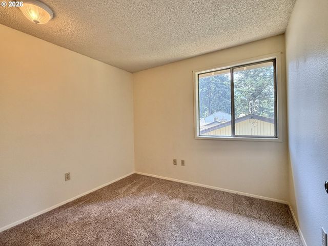 614 Ne 132ND Ave, Vancouver, WA 98684
