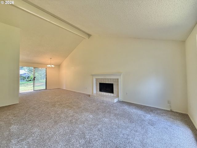 614 Ne 132ND Ave, Vancouver, WA 98684