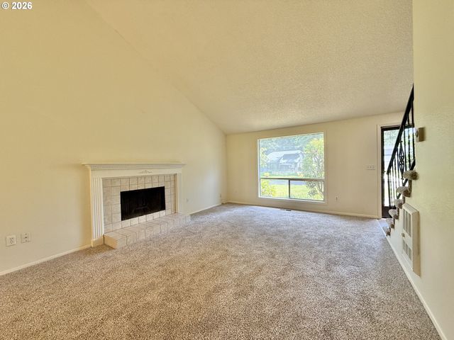 614 Ne 132ND Ave, Vancouver, WA 98684