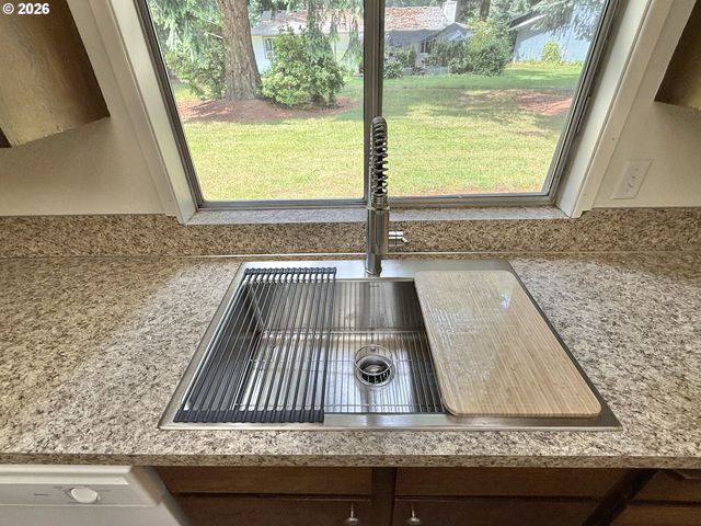 614 Ne 132ND Ave, Vancouver, WA 98684
