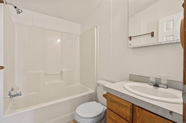 6680 Highway 137, Houston, MO 65483