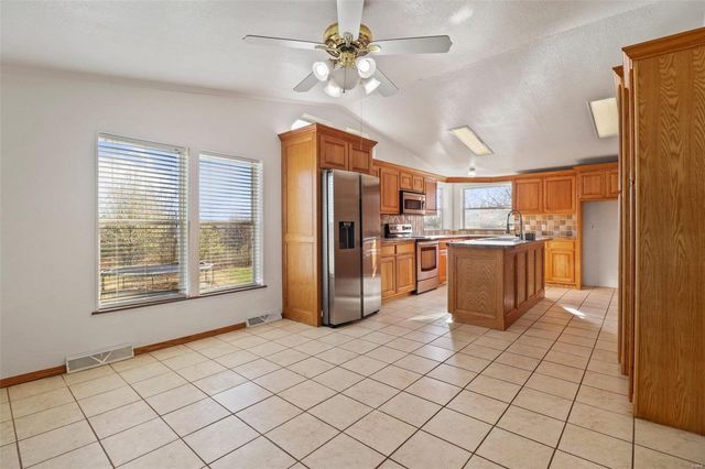 6680 Highway 137, Houston, MO 65483