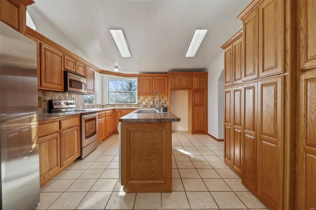 6680 Highway 137, Houston, MO 65483