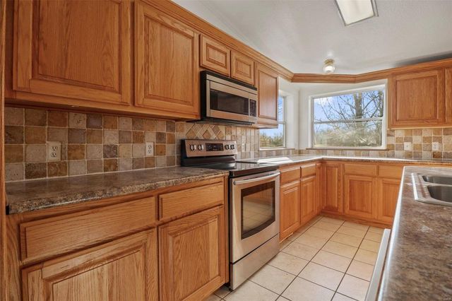 6680 Highway 137, Houston, MO 65483