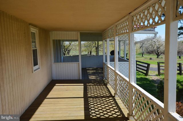 1059 CASHTOWN RD, Biglerville, PA 17307