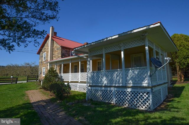 1059 CASHTOWN RD, Biglerville, PA 17307