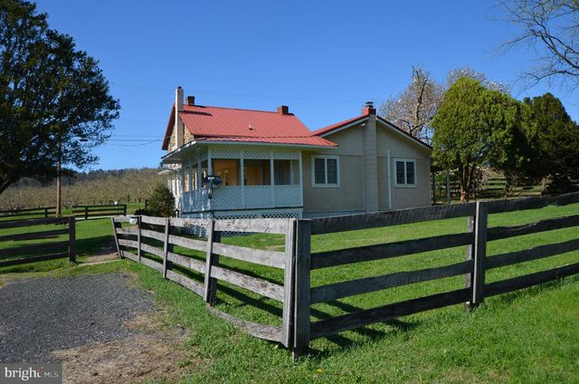 1059 CASHTOWN RD, Biglerville, PA 17307