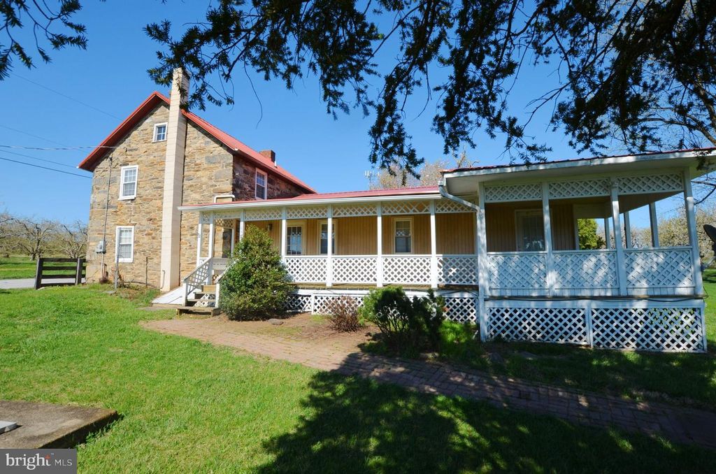 1059 CASHTOWN RD, Biglerville, PA 17307