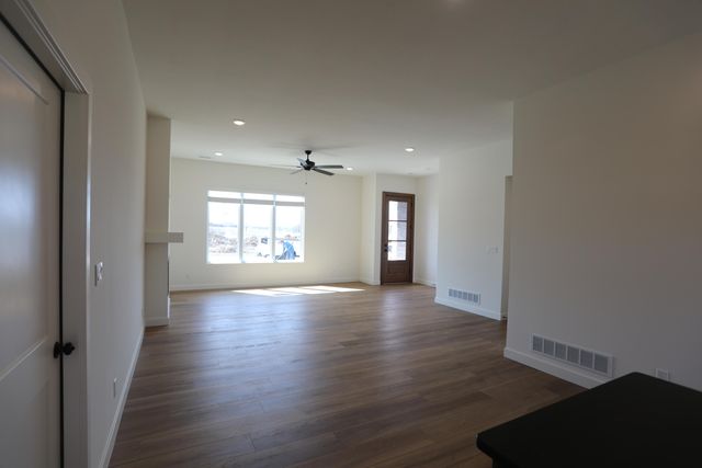 4413 ROYAL COUNTY RD, Columbia, MO 65201