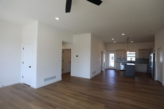 4413 ROYAL COUNTY RD, Columbia, MO 65201